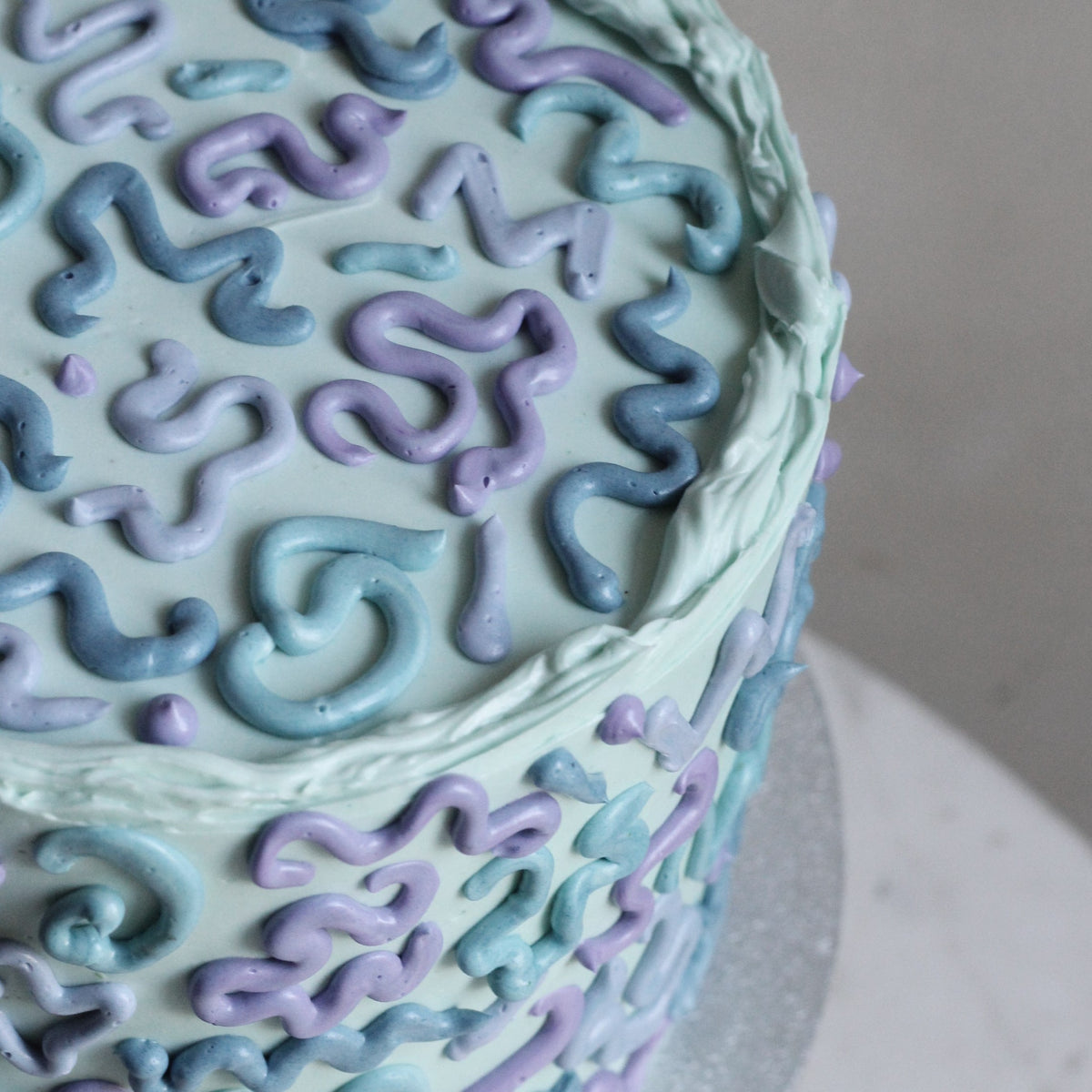 Curly Fries Cake - 90´s Berlin style piping in funky colors!