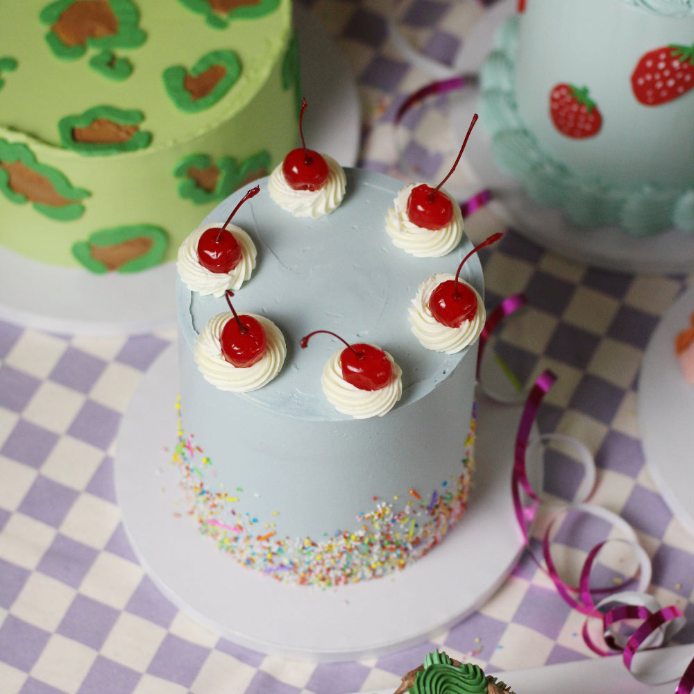 It´s Cherry Bomb cake - perfect for enrollment party!