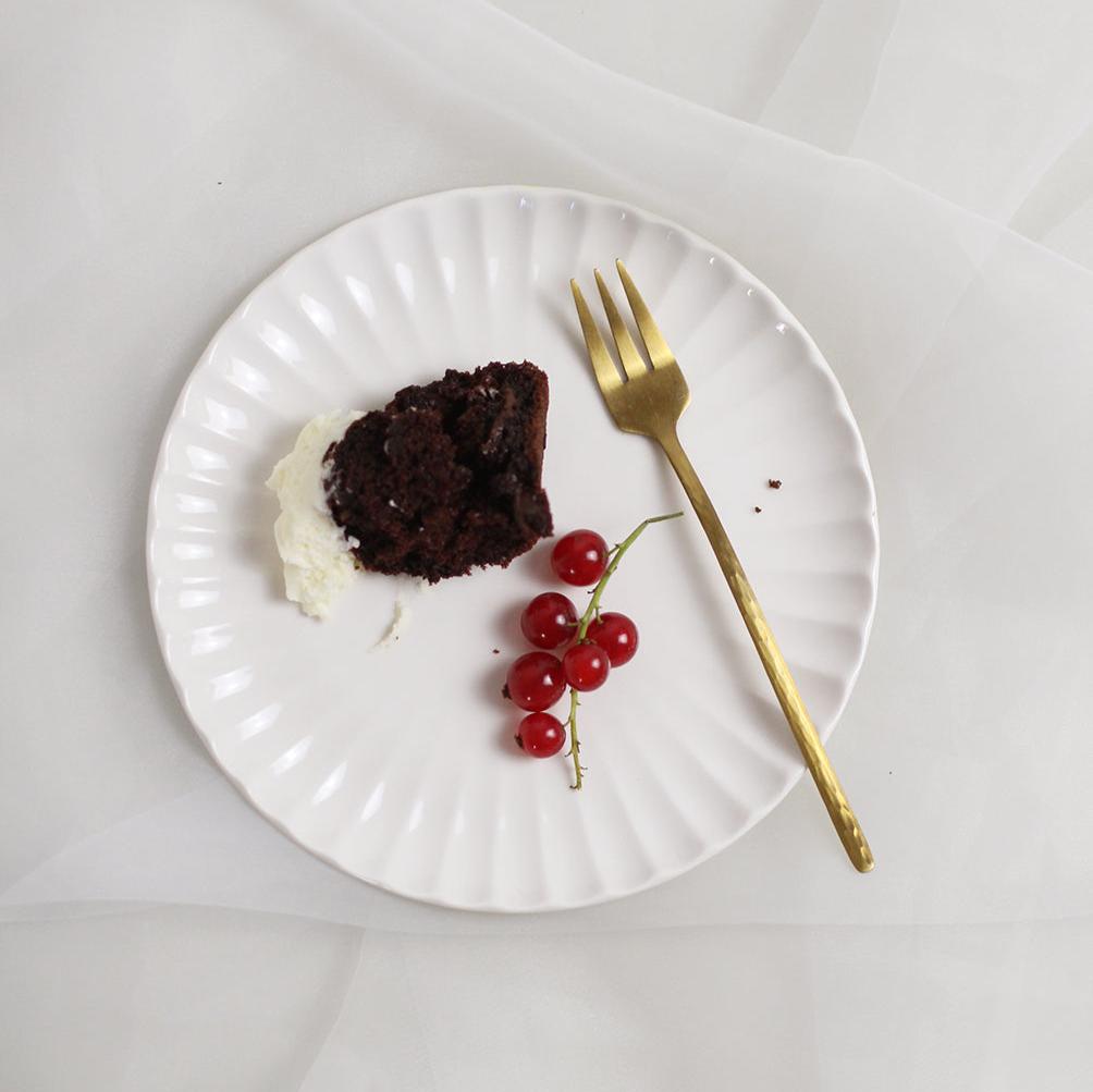 Chocolate & vanilla cake sample 