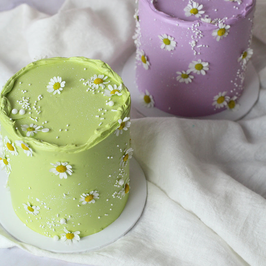 fresh flowers on your cake! Decorated with customized colors, add a personalized message to make it your own.