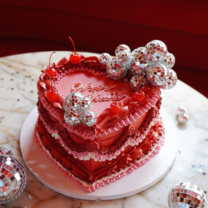 HS-inspired cake  🖤