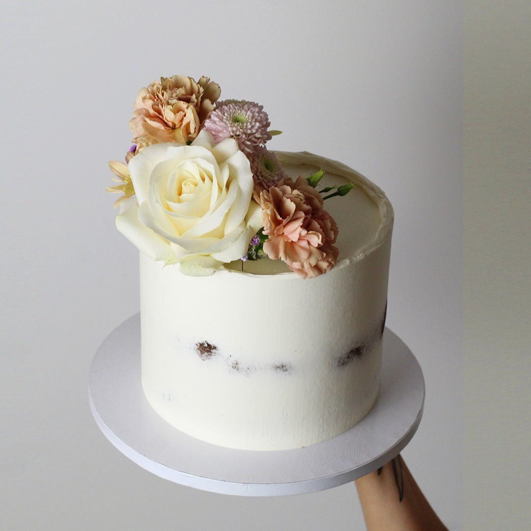 Floral cutie cake - Pastel florals.
Made at our bakery in Kreuzberg - Delivered in Berlin