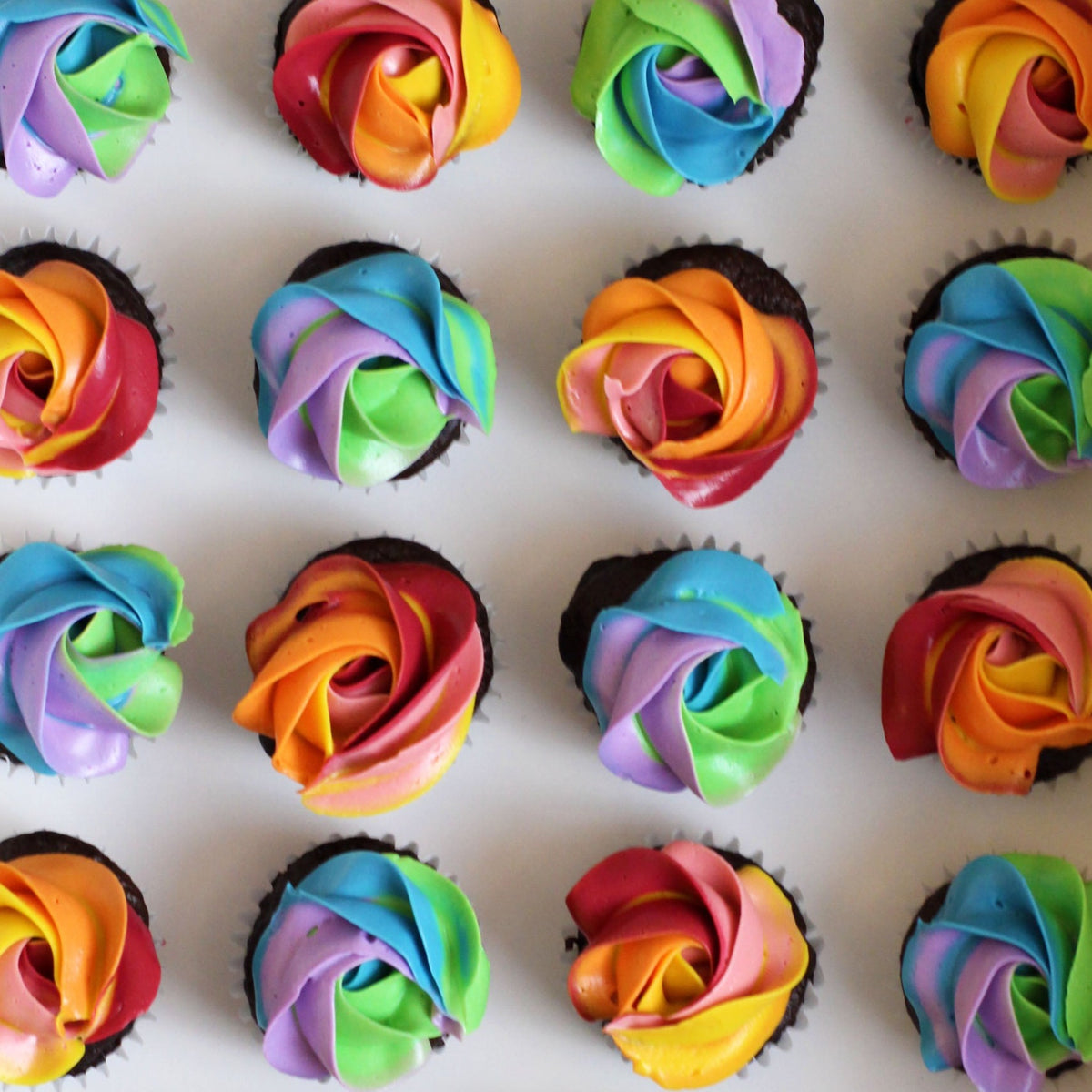 RAINBOW CUPCAKES