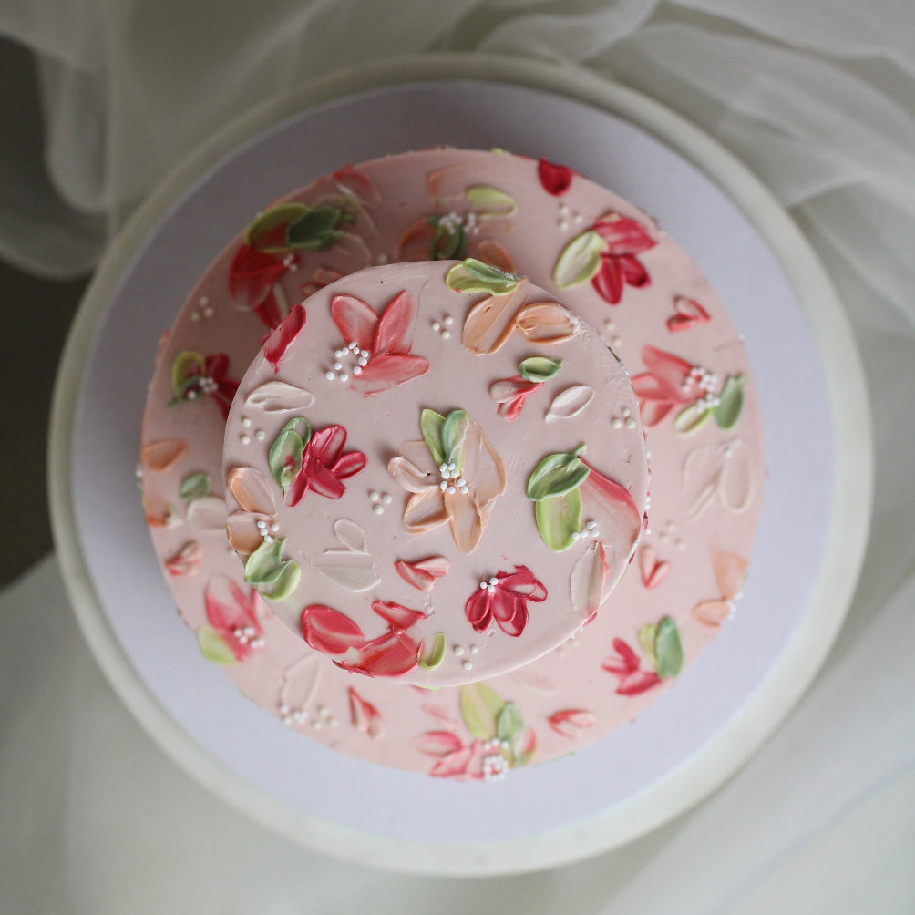 Hand painted on this cake: brush strokes, peach and green tones - love what we do - to the smallest details