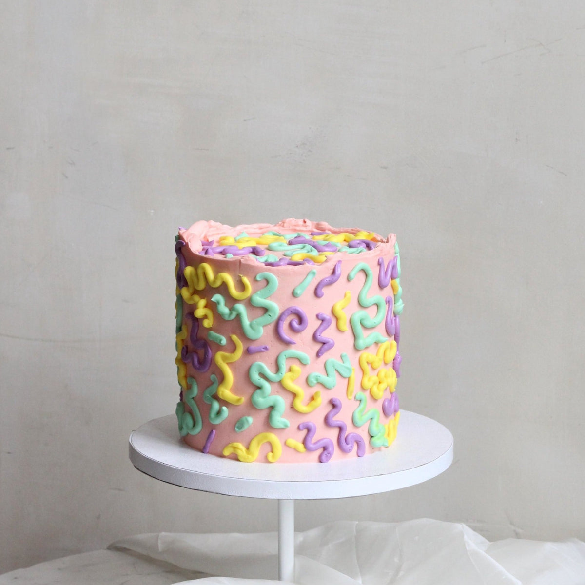 Curly Fries Cake - 90´s Berlin style piping in funky colors!