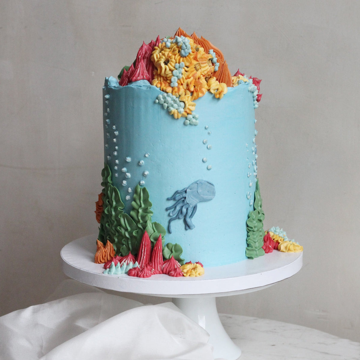 Underwater-inspired cake for ocean lovers.